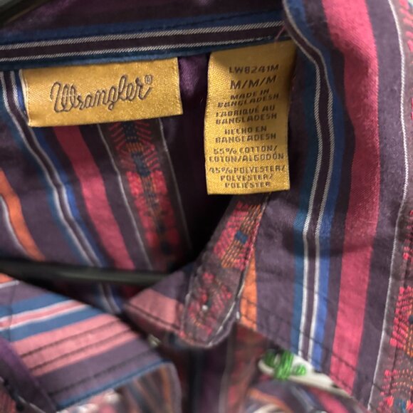 Wrangler Rodeo Contestant Shirt with sponsor patches etc - Picture 3 of 6